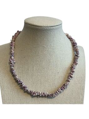 Vintage Shell Chip Choker Necklace Purple and White 16”